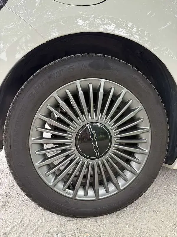 Usata Fiat 500e Icon 86 kW (118 CV) 2022 Bianco Utilitaria