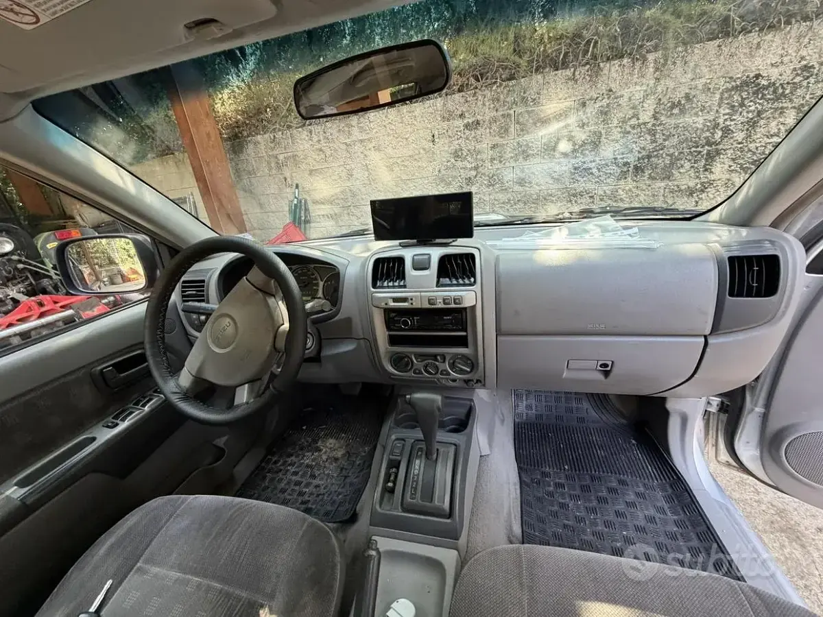 Usata Isuzu D-Max 131 CV (96 kW) 2006 Pick-up