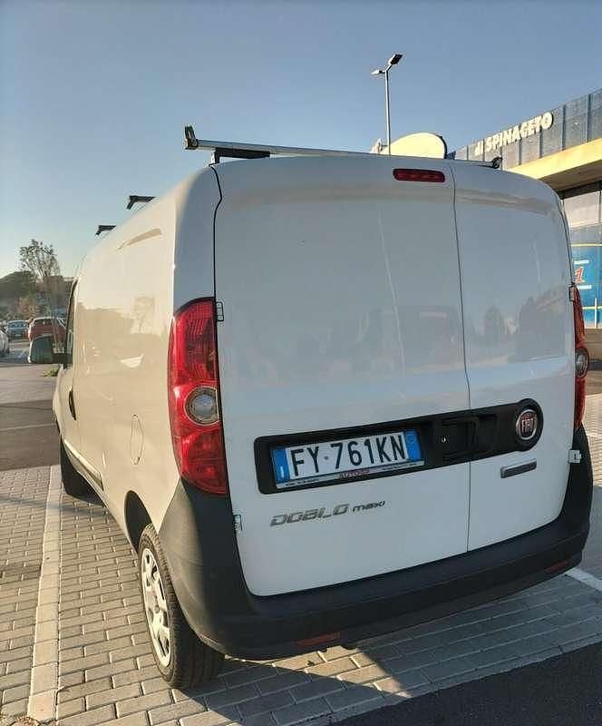 Usata Fiat Doblò Lounge 120 CV (88 kW) 2019 Bianco Monovolume