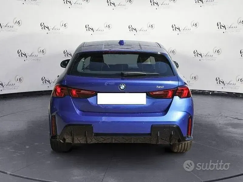 Usata BMW 120 M Sport 170 CV (125 kW) 2025 Blu/azzurro Utilitaria