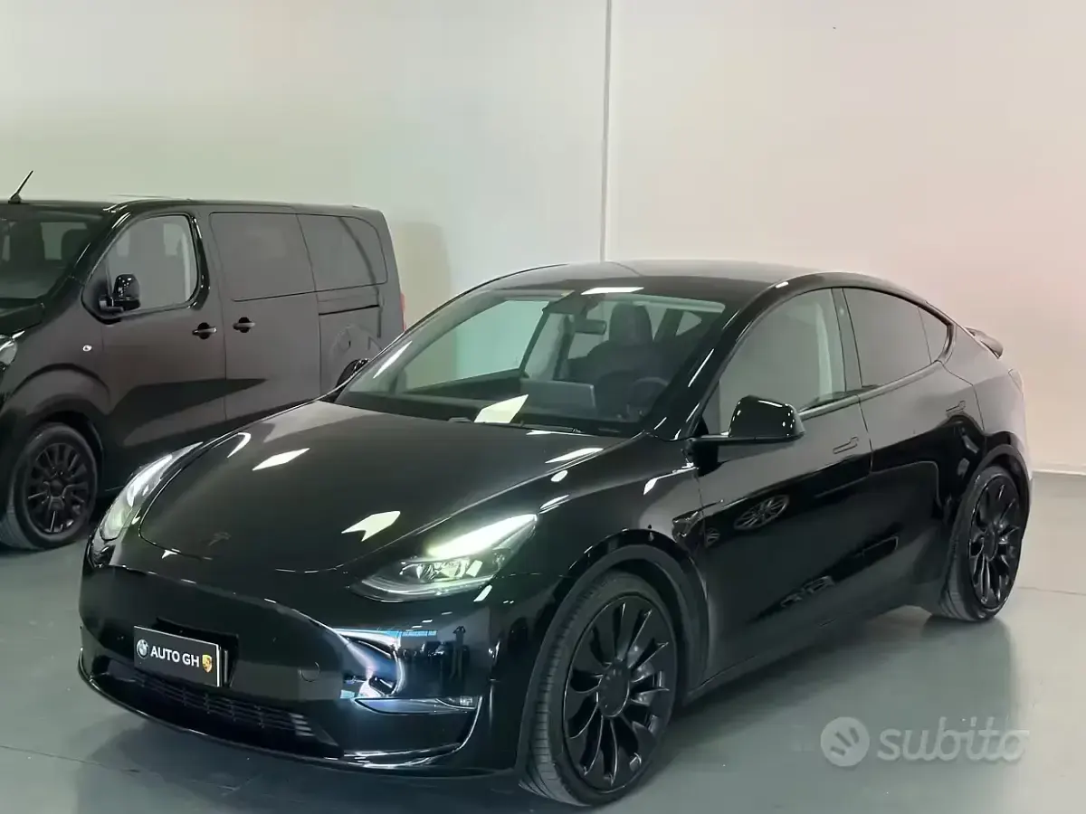 Usata Tesla Model Y Performance 185 kW (252 CV) 2023 Nero SUV