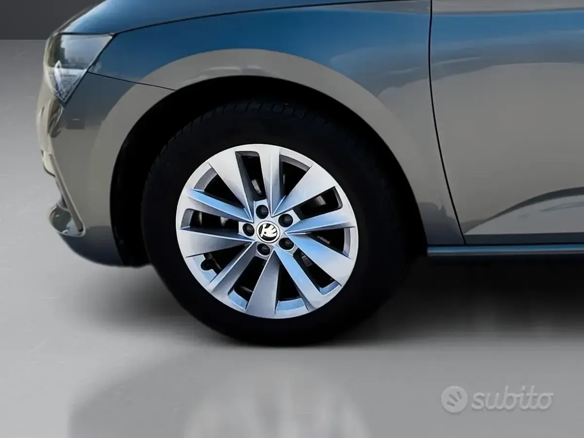 Usata Skoda Scala Ambition 95 CV (69 kW) 2023 Grigio Utilitaria