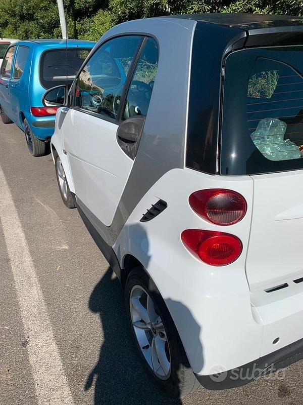 Usata 2015 Smart ForTwo Coupé Due volumi | 6500 € - Immagine 1/4