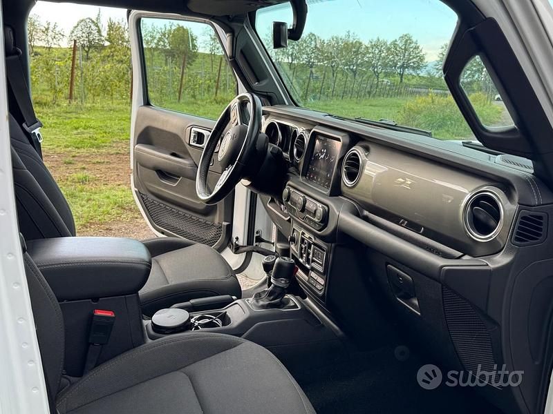 Usata Jeep Wrangler Sahara 200 CV (147 kW) 2020 Bianco SUV