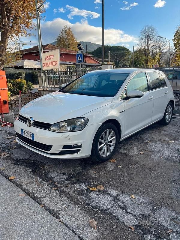 Bianco Usata 2016 VW Golf Executive Tre volumi | 6400 € (Ottimo prezzo) - Immagine 1/4