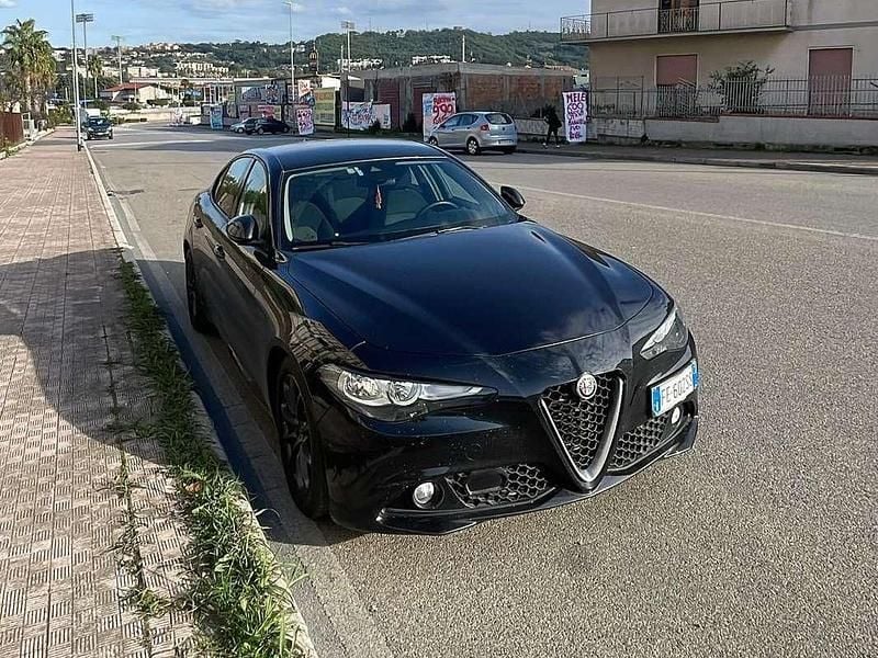 Nero Usata 2016 Alfa Romeo Giulia Tre volumi | 12.000 € (Ottimo prezzo) - Immagine 1/4