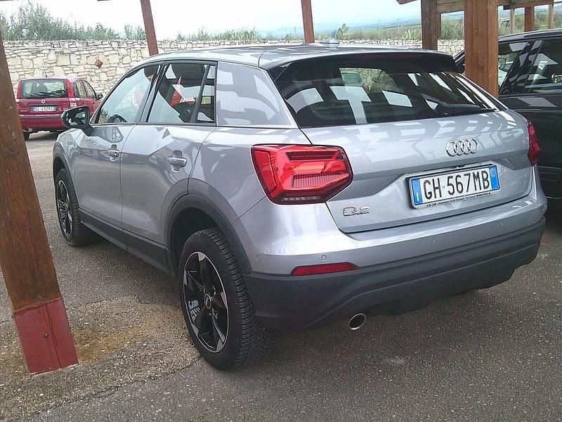 Usata Audi Q2 Sport 115 CV (84 kW) 2018 Argento SUV