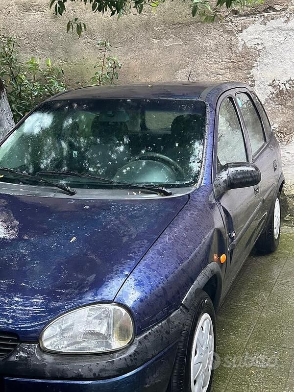 Usata Opel Corsa 2000 Blu Utilitaria