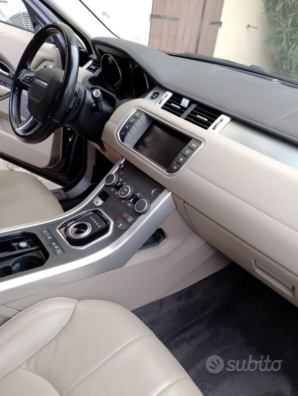 Usata Land Rover Range Rover evoque SE 150 CV (110 kW) 2018 Nero SUV