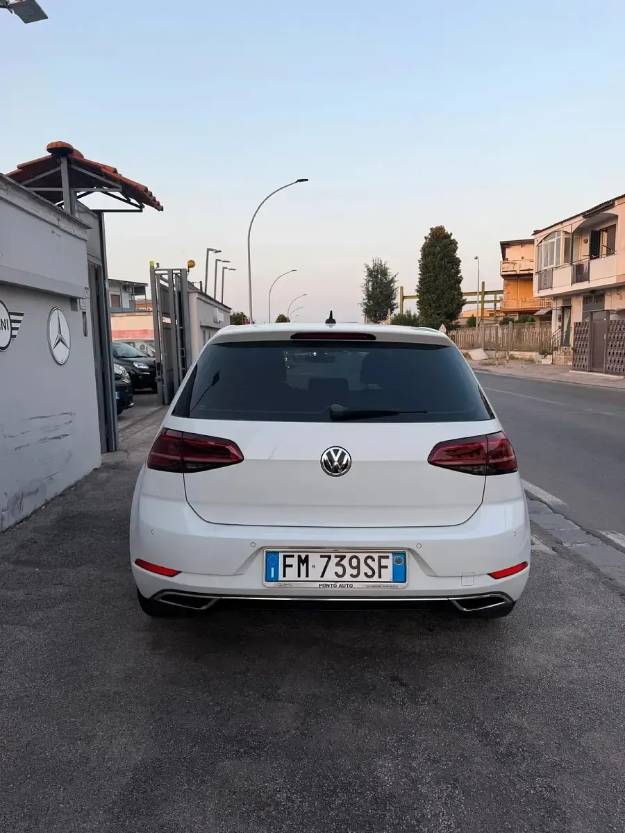 Usata VW Golf VII Highline 116 CV (85 kW) 2017 Bianco Berlina
