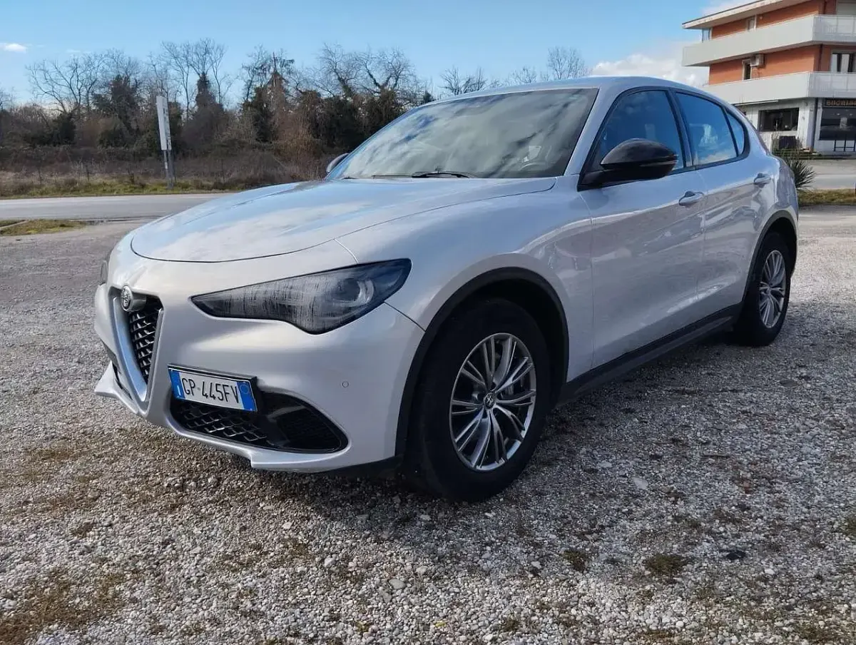 Usata Alfa Romeo Stelvio Super 209 CV (153 kW) 2023 Grigio SUV