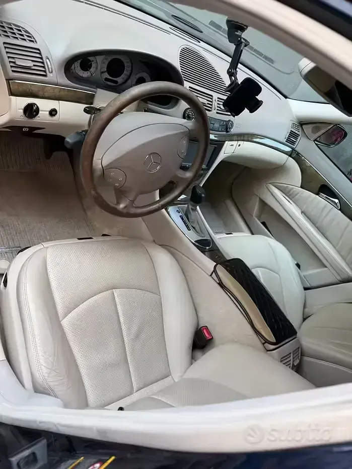 Usata Mercedes E270 Avantgarde 177 CV (130 kW) 2006 Bluazzurro Berlina