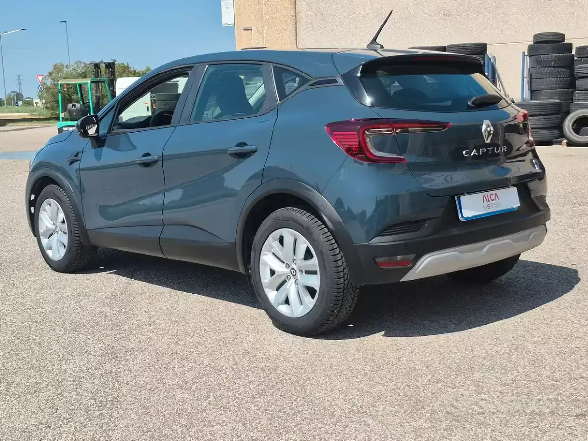 Usata Renault Captur Zen 101 CV (74 kW) 2022 Grigio SUV