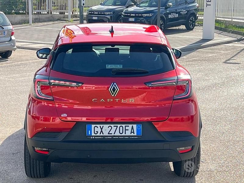 Usata Renault Captur Evolution 101 CV (74 kW) 2024 Rosso SUV