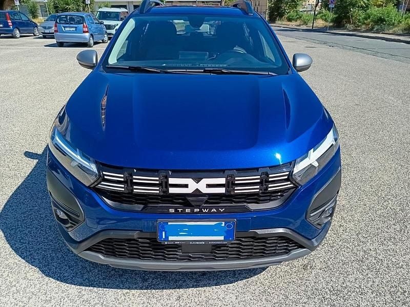 Usata Dacia Sandero Stepway 101 CV (74 kW) 2023 Blu/azzurro Utilitaria
