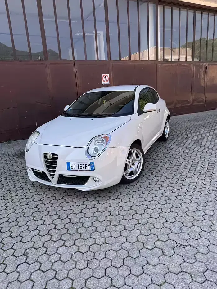 Usata Alfa Romeo MiTo Distinctive 105 CV (77 kW) 2010 Bianco Utilitaria