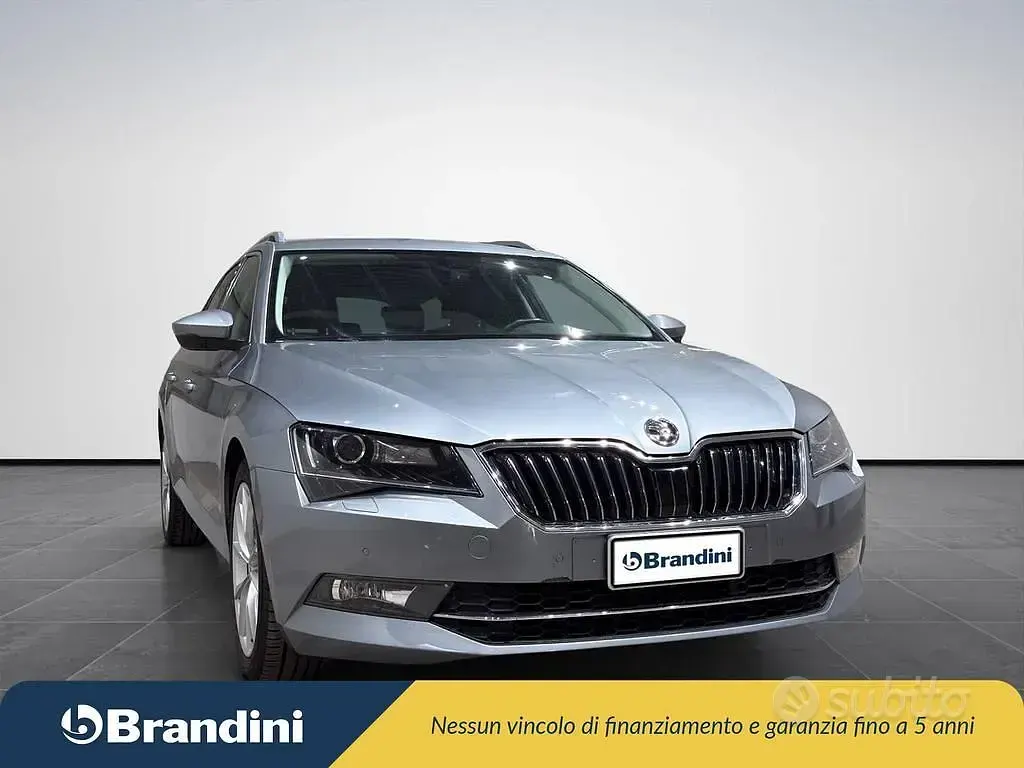 Usata Skoda Superb Style 190 CV (139 kW) 2019 Grigio Station wagon