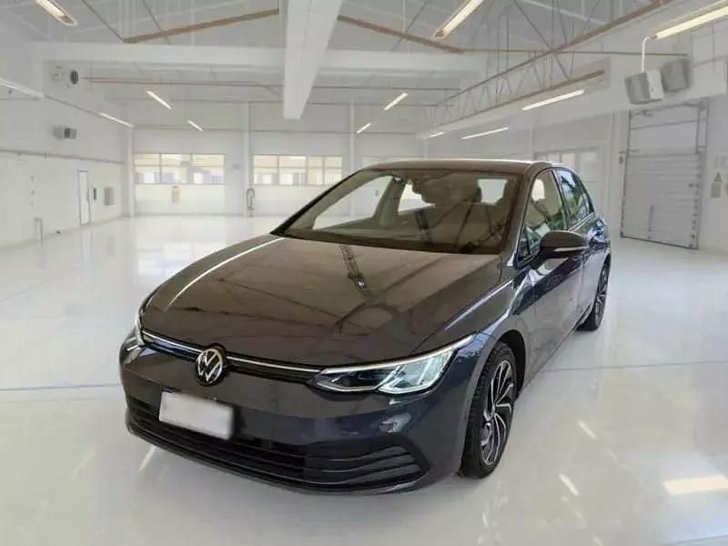 Bianco Usata 2024 VW Golf Life Berlina | 27.700 € (Cara) - Immagine 1/4