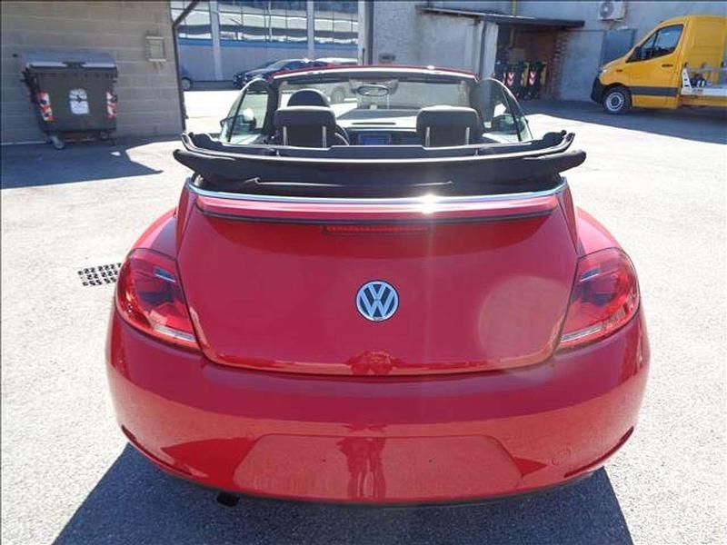 Usata VW Beetle 105 CV (77 kW) 2015 Rosso Utilitaria