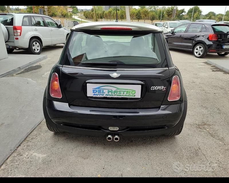 Usata Mini Cooper S 163 CV (119 kW) 2004 Nero Utilitaria
