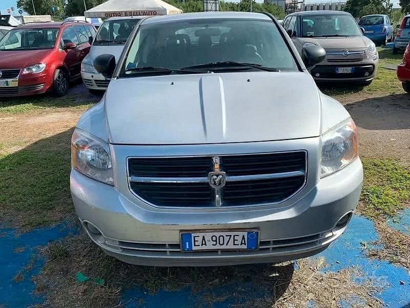 Usata Dodge Caliber SXT 140 CV (102 kW) 2010 Argento Utilitaria
