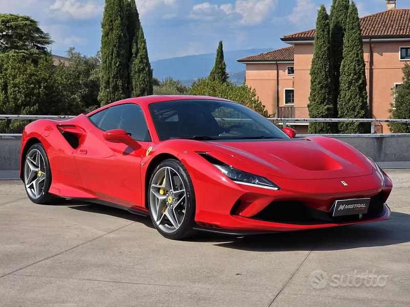 Usata Ferrari F8 721 CV (530 kW) 2021 Rosso Coupé