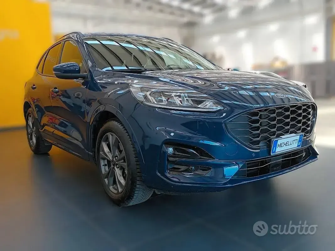 Usata Ford Kuga ST-Line 190 CV (139 kW) 2023 Bluazzurro SUV