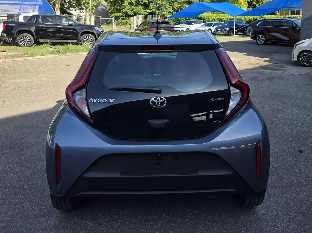 Nuova Toyota Aygo X 92 CV (67 kW) 2026 Black met SUV