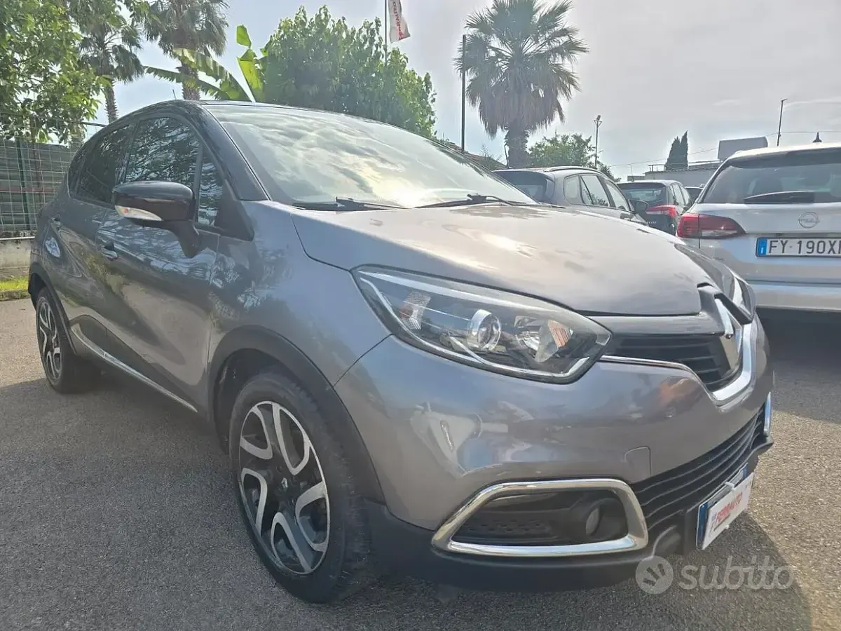 Usata Renault Captur 90 CV (66 kW) 2014 Grigio SUV