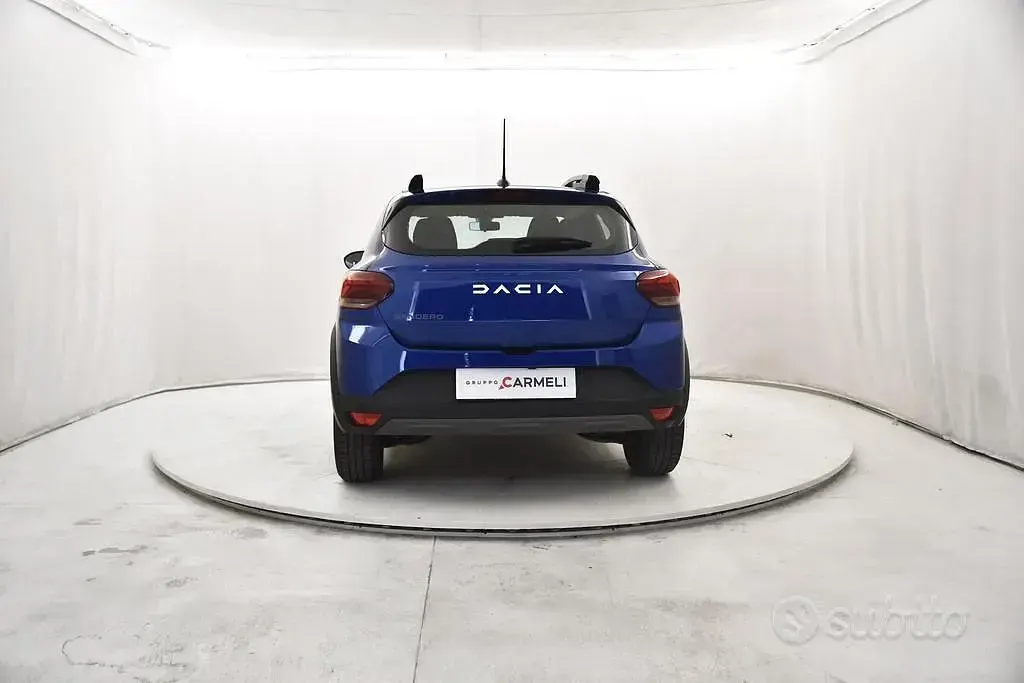 Second-hand Dacia Sandero Comfort 101 CP (74 kW) 2023 Albastru Berlinǎ
