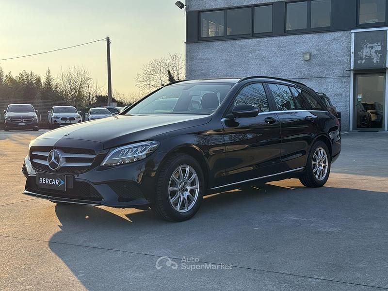 Usata Mercedes C180 Executive 122 CV (89 kW) 2019 Nero Station wagon