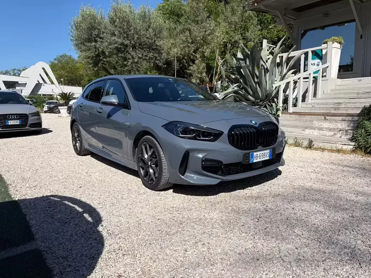 Usata BMW 120 M Sport 190 CV (139 kW) 2021 Grigio Utilitaria