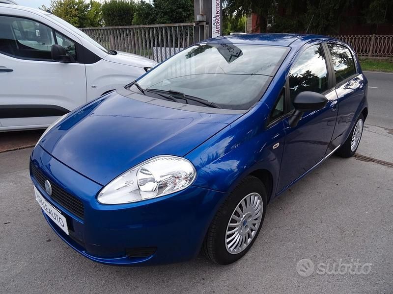 Usata Fiat Grande Punto Active 65 CV (47 kW) 2007 Blu Utilitaria