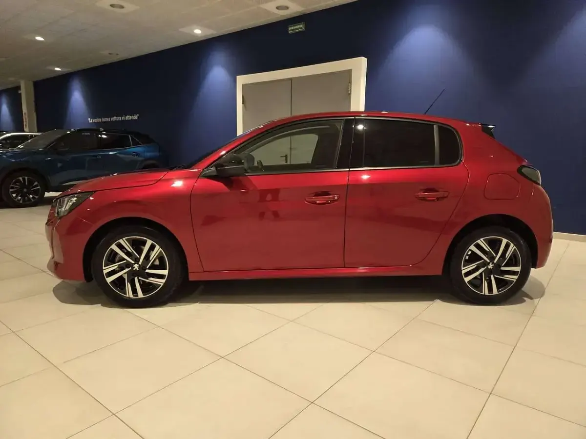 Usata Peugeot 208 Allure 101 CV (74 kW) 2022 Other Utilitaria