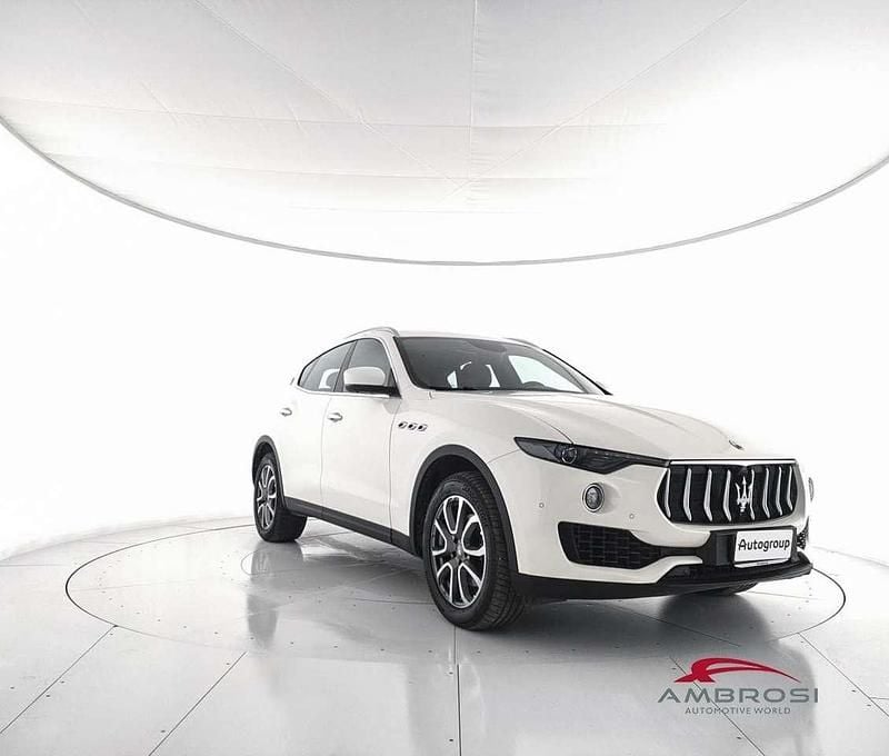Usata Maserati Levante 275 CV (202 kW) 2017 Bianco panna SUV