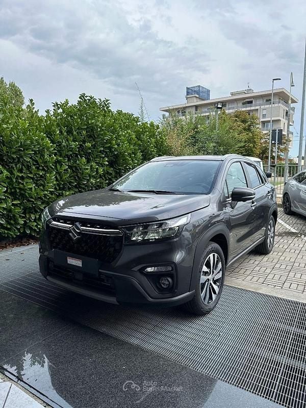 Nuova Suzuki SX4 S-Cross 129 CV (94 kW) 2026 Gray SUV