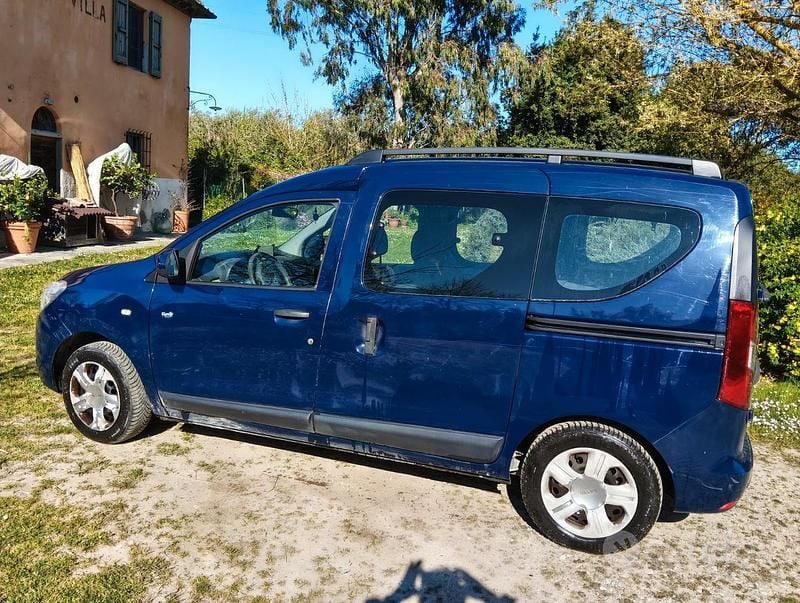 Usata Dacia Dokker 102 CV (75 kW) 2017 Blu Monovolume
