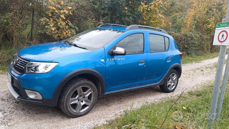 Usata Dacia Sandero Comfort 90 CV (66 kW) 2019 Blu Berlina