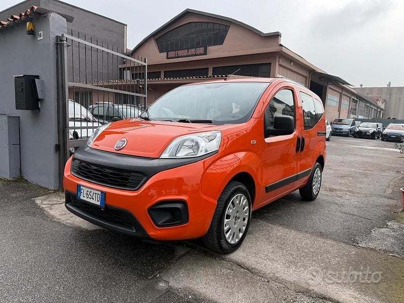 Usata Fiat Qubo Trekking 77 CV (56 kW) 2017 Arancione Monovolume