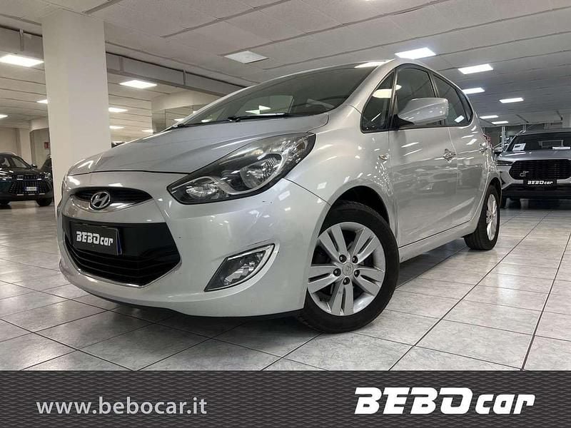 Usata Hyundai ix20 Comfort 90 CV (66 kW) 2013 Argento Utilitaria