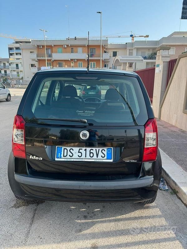 Usata Fiat Idea 78 CV (57 kW) 2008 Nero Monovolume
