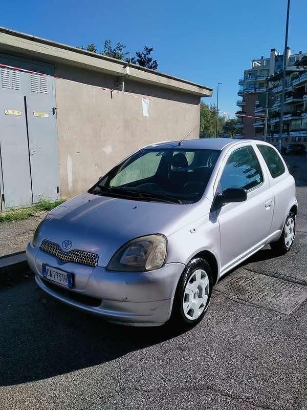 Usata Toyota Yaris 86 CV (63 kW) 2003 Berlina