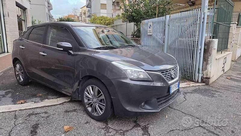 Usata Suzuki Baleno 90 CV (66 kW) 2018 Grigio Utilitaria