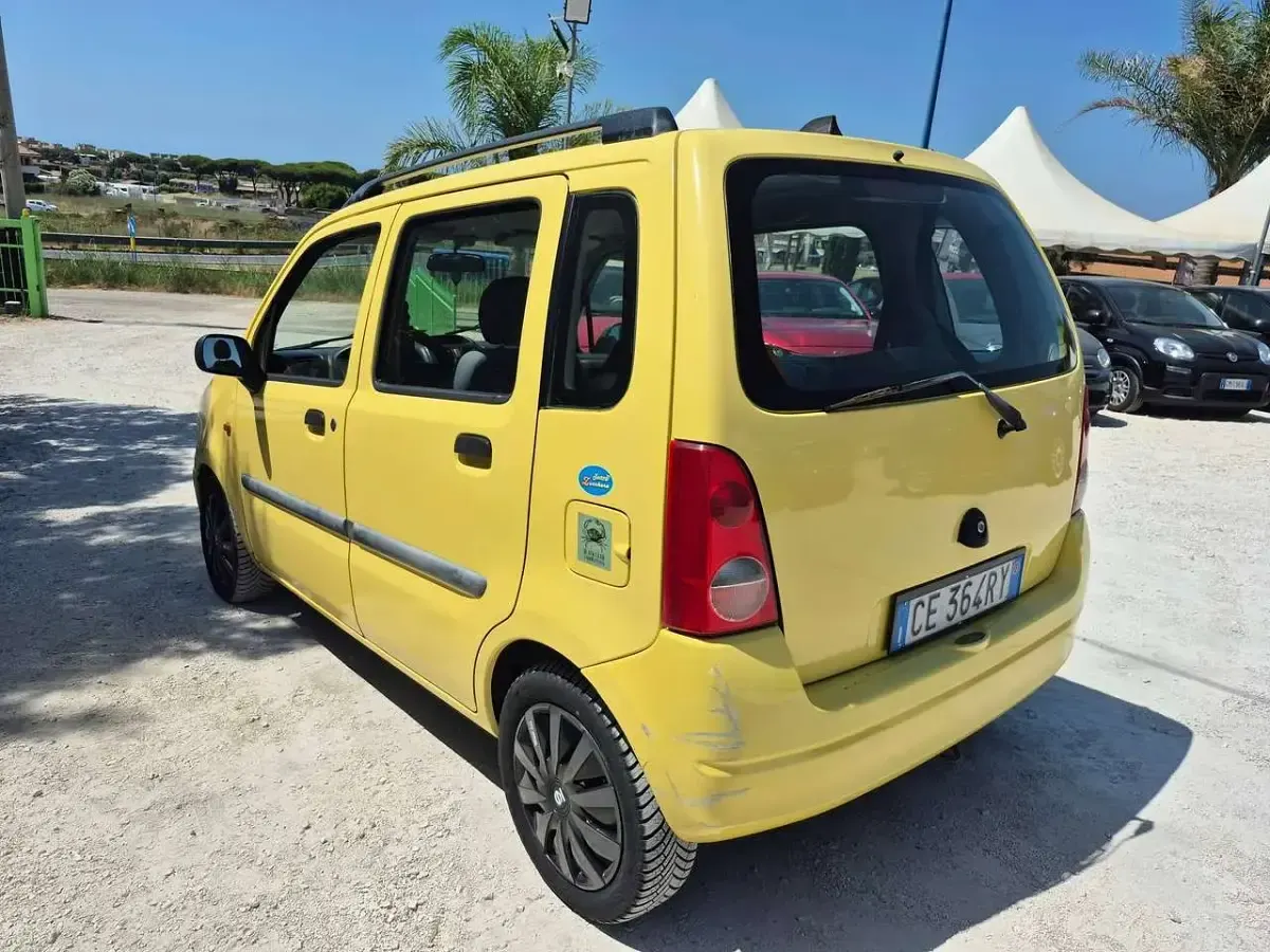 Usata Opel Agila Club 58 CV (42 kW) 2002 Giallo Monovolume