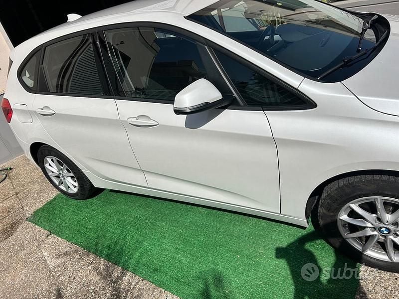 Usata BMW 218 Active Tourer Comfort Edition 150 CV (110 kW) 2018 Bianco Monovolume