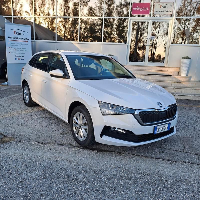 Usata Skoda Scala Ambition 110 CV (80 kW) 2023 Bianco Utilitaria