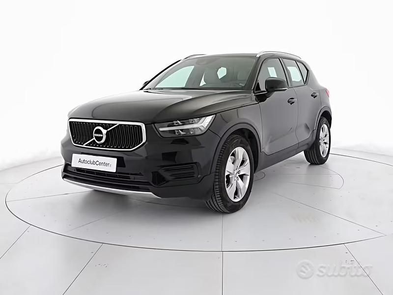 Usata Volvo XC40 Momentum 150 CV (110 kW) 2019 Nero SUV