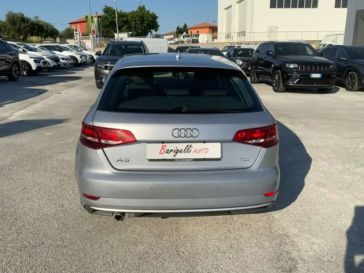 Usata Audi A3 Sport 116 CV (85 kW) 2018 Argento Berlina