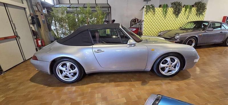 Usata Porsche 911 Carrera Cabriolet 272 CV (200 kW) 1995 Argento Cabrio