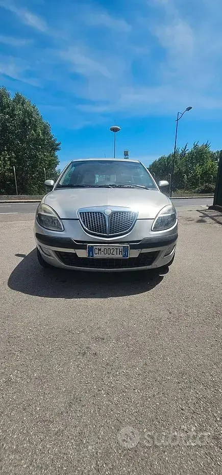 Usata Lancia Ypsilon 69 CV (50 kW) 2004 Utilitaria